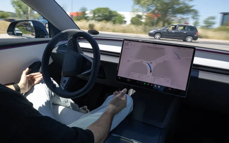 Tesla Sob Fogo Cruzado: FSD, Acidentes e o Futuro da Mobilidade Autônoma em Xeque