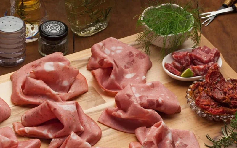 Aristocrata Hormel Desiste do Brasil: Venda da Ceratti e Saída Após Prejuízos Bilionários