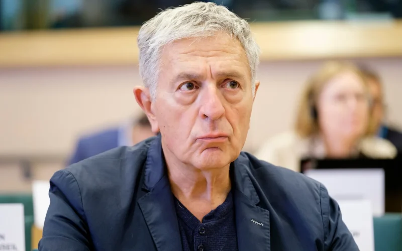 Parlamentar Europeu Investigador de Spyware é Hackeado com Pegasus: Ataque Direto à Democracia e ao Estado de Direito
