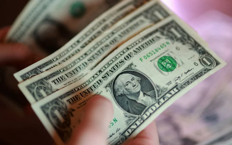Bolsa Brasileira: Estrangeiros Drenam R$ 7,7 Bilhões em Junho, Mas Saldo Anual Supera 2025