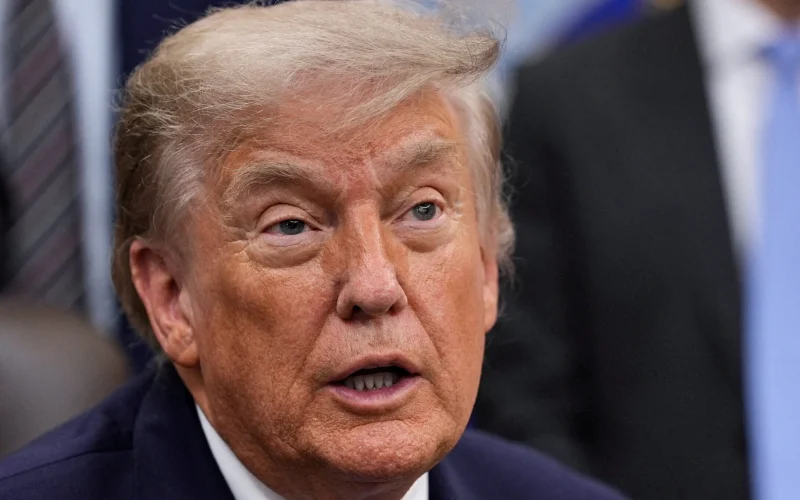 Trump Ameaça "Terminar o Serviço" com o Irã: Acordo ou Guerra? Implicações Econômicas em Jogo