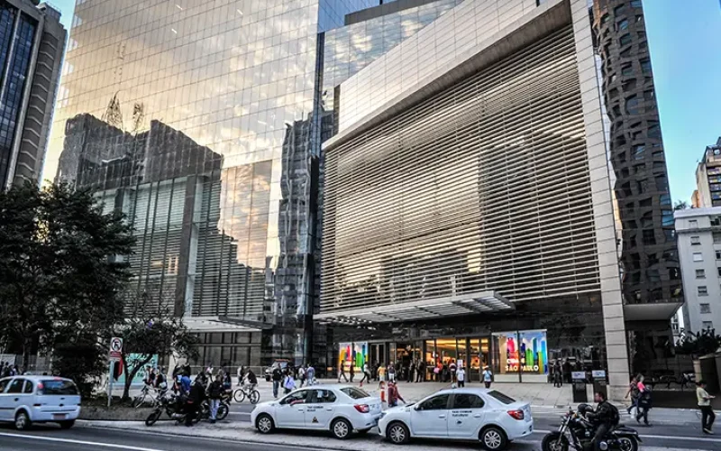 FIIs de Shoppings em Alta: Por Que Esses Fundos Imobiliários Ganham Espaço na Virada do Semestre?