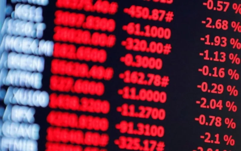 Ibovespa Dispara Quase 3% Rumo a Máximas de Maio: Inflação Baixa e Juros em Queda Impulsionam Bolsa e Derrubam Dólar