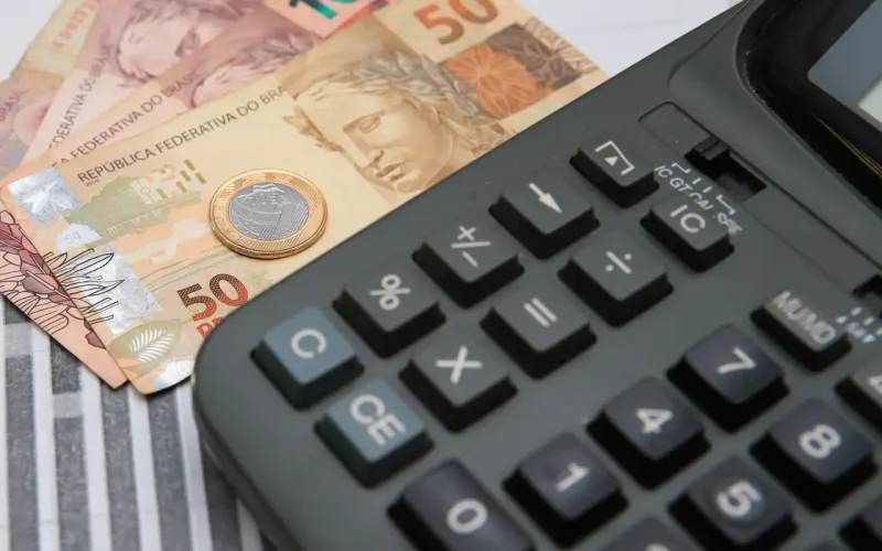 Boletim Focus: Mercado Reduz Projeção de Inflação para 2026 para 5,16% e Mantém Expectativas para PIB e Selic
