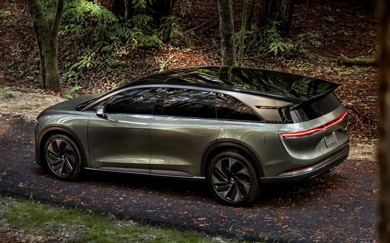 Lucid Motors desmente rumores de falência e afirma ter liquidez para operar além de 2024