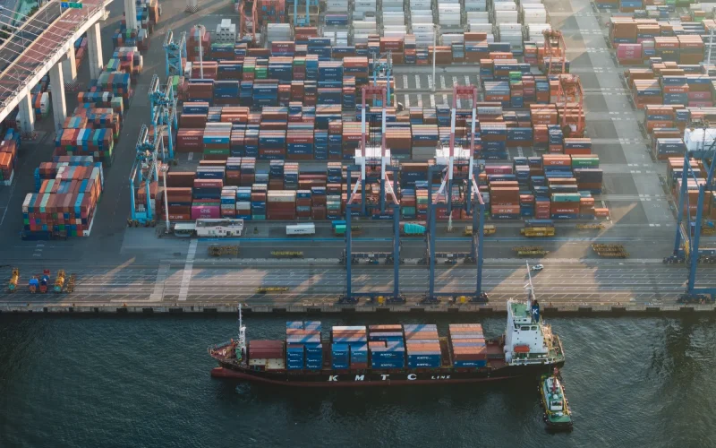 Reação Global e Próximos Passos dos EUA Após Decisão da Suprema Corte sobre Tarifas de Trump