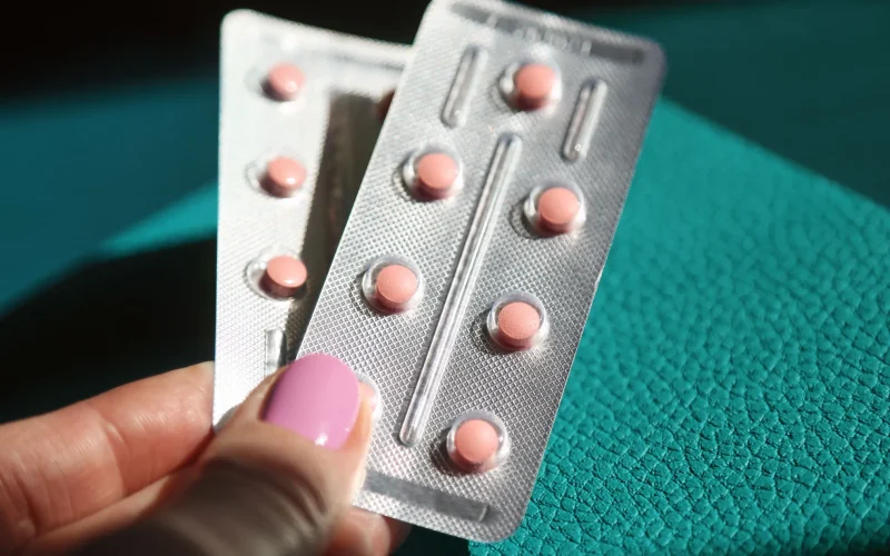 Perimenopausa em Foco: Cuidado com o Hype e a Desinformação Financeira