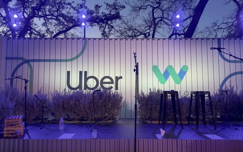 Uber e Waymo em Guerra: Disputa Regulatória por Robotáxis nos EUA Define o Futuro da Mobilidade Autônoma