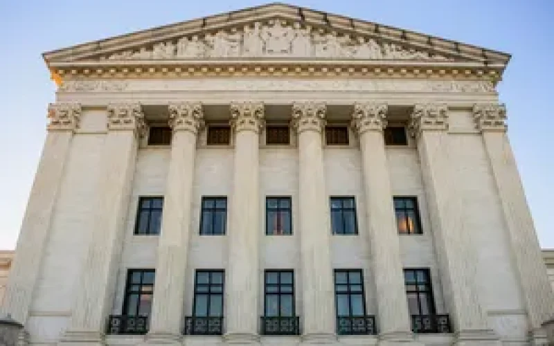 México e Canadá Livres de Novas Taxas nos EUA: Alívio Temporário ou Ameaça ao USMCA em Jogo?