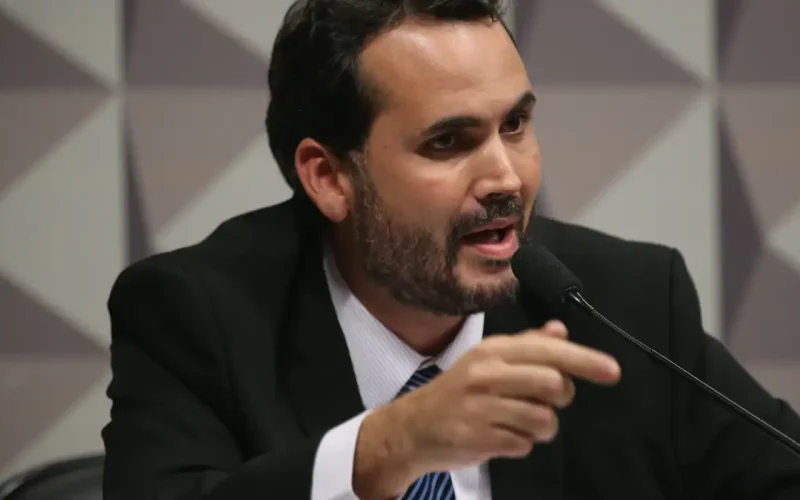 Diesel: Ministro Bruno Moretti Confirma Fim do Subsídio de R$ 0,35 e Explica Cenário Econômico Atual