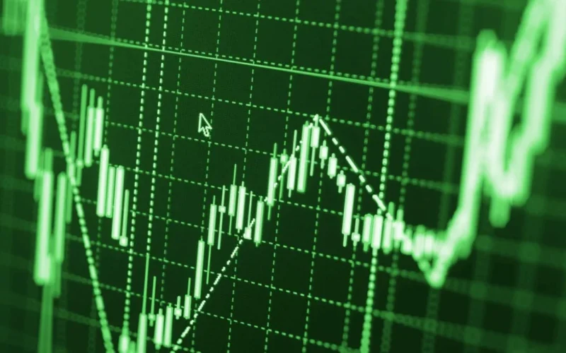Ibovespa Dispara com IPCA-15 Fraco: Juros em Queda no Radar e Dólar Busca Estabilidade