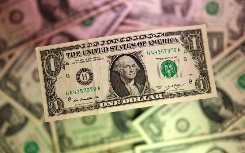 Dólar Dispara e Atinge R$ 5,12: O Que a Decisão do Fed e a Baixa do Petróleo Têm a Ver Com Isso?