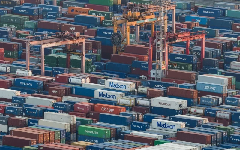 Exportações Sul-Coreanas Disparam em Fevereiro Impulsionadas pela Demanda de Chips em Alta na Era da IA, Superando Incertezas Tarifárias