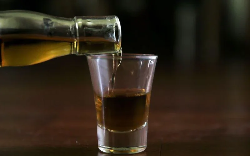 Cachaça Brasileira: Minas Gerais Lidera o Ranking com Mais de 1.500 Produtores Registrados e Exportações em Alta para 76 Países