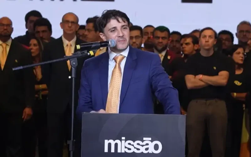 Renan Santos Incendeia Campanha com Promessas Radicais: "Matar quem roubar" e Ataques a Lula e Flávio Bolsonaro