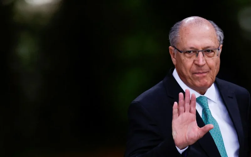 Alckmin Revela: Indústria Brasileira em Recuperação Sob Lula Após Perda de 1,6% Entre 2015-2022
