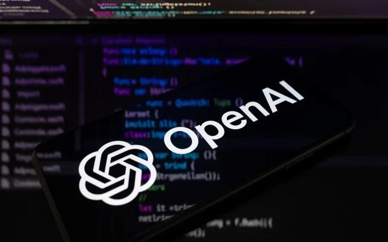 Sam Altman da OpenAI Sugere 'Pausar' o Desenvolvimento de IA: O Debate Aceleracionista vs. Desaceleracionista Ganha Nova Dimensão Após Hack em Hugging Face