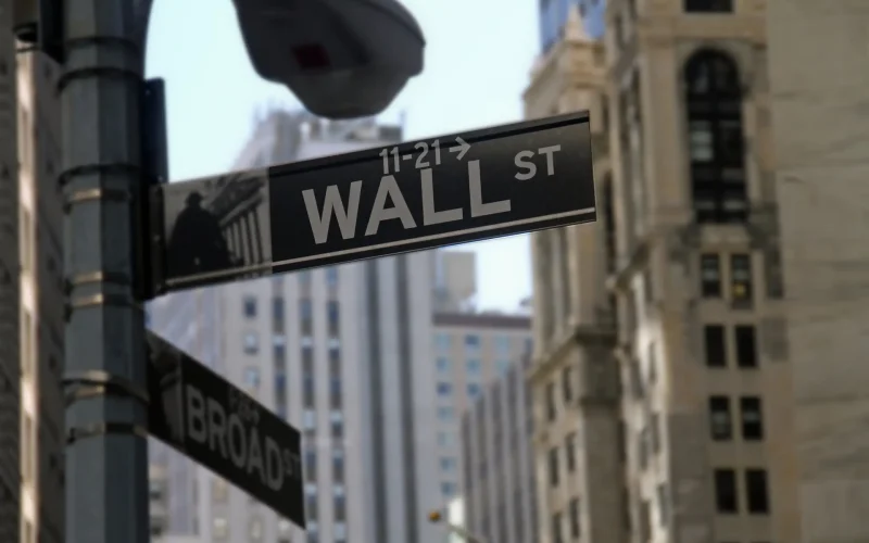 Dow Jones Futuro Dispara com Lucros Corporativos Surpreendentes: O Que Isso Significa Para Seu Portfólio?