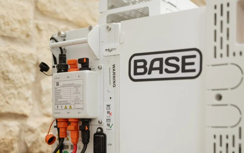 Base Power Capta US$ 1 Bilhão para Revolucionar o Grid com Baterias em Quintais, Atingindo US$ 13 Bilhões de Valuation