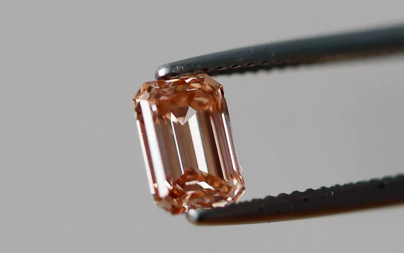 Diamantes Vietnamitas: Escândalo de Contrabando Desencadeia Crise e Reconfigura Mercado de Gemas de Luxo