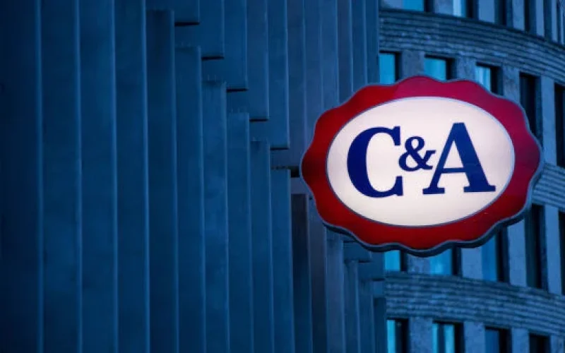C&A (CEAB3) Supera Expectativas: Lucro Líquido Ajustado Atinge R$ 130 Milhões no 2T26, Alta de 4,3% Impulsiona Ações
