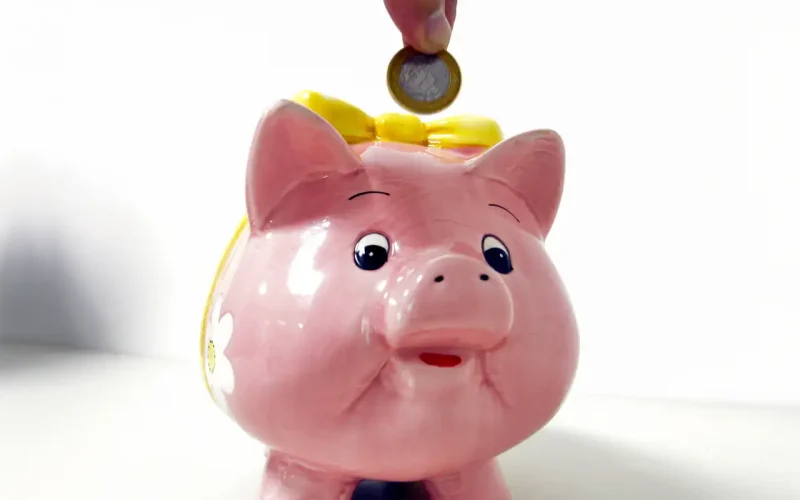 Julho de Saques na Poupança: R$ 7,15 Bilhões Evaporam, Sinal de Alerta para Investidores?