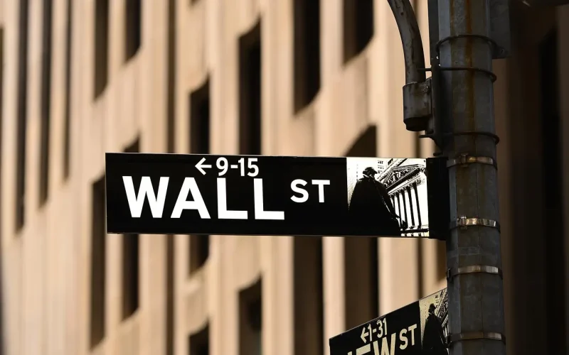 Petróleo em Alta e Inflação nos EUA: Futuros de Wall Street em Queda Antes de Dados Cruciais de CPI