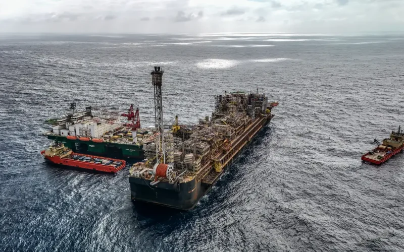Petroleiros Propõem Petrobras Mais Estatal e Menos Dividendos: O Que Isso Significa Para o Mercado?