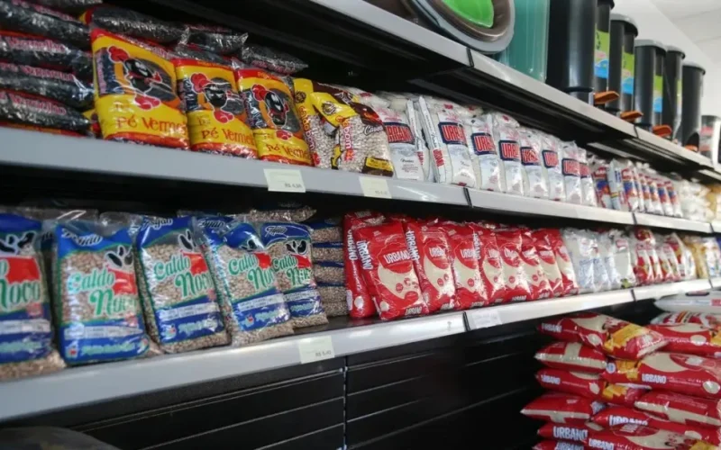 Queda nos Alimentos Alivia Inflação Oficial em Julho: IPCA a 0,07% Volta para Meta do Governo Após Meses de Alta