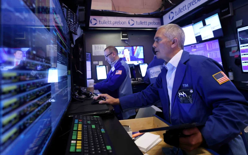 Dow Jones Futuro Dispara: Fed Sinaliza Fim do Ciclo de Alta de Juros nos EUA, Inflação Dá Trégua?