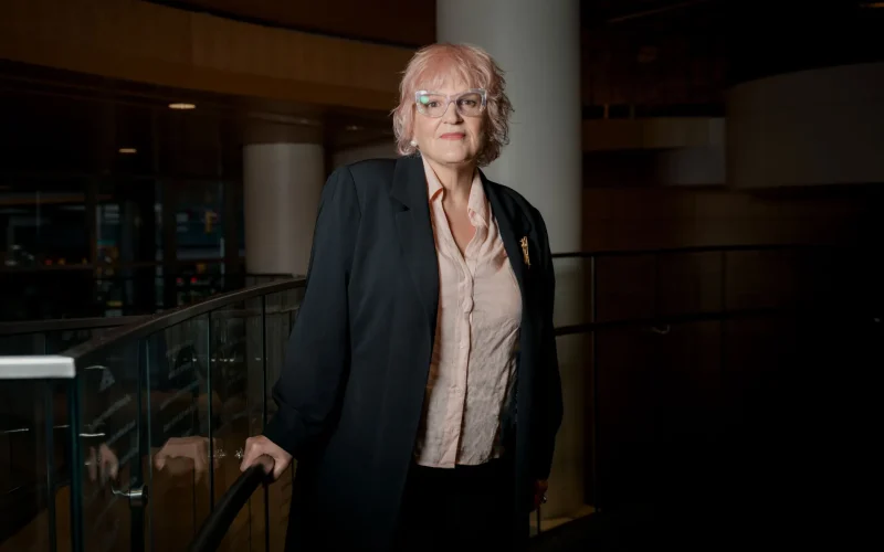 O Atlas do Genoma Pediátrico: A Cientista que Mapeia a Infância para Revolucionar a Medicina