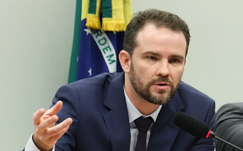 Durigan Desmente Inércia do Governo na Crise do BRB: "Injustiça e Irresponsabilidade" nas Críticas