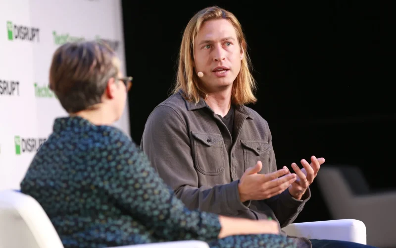 Plaid Atinge Valuation de US$ 8 Bilhões em Venda de Ações para Funcionários, Sinalizando Crescimento e Confiança no Setor Fintech