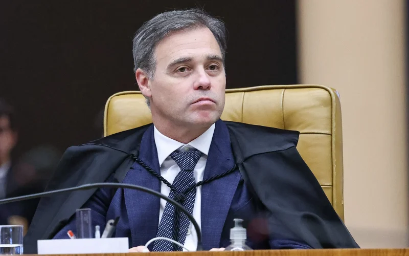 STF: Mendonça pode barrar pedido da PGR e manter investigações de Lulinha sob relatoria no Supremo