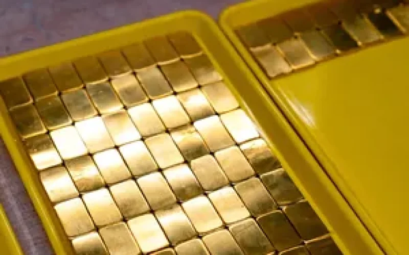 Ouro Dispara em Setembro: Tensão EUA-Irã e Busca por Segurança Impulsionam Valorização Mensal