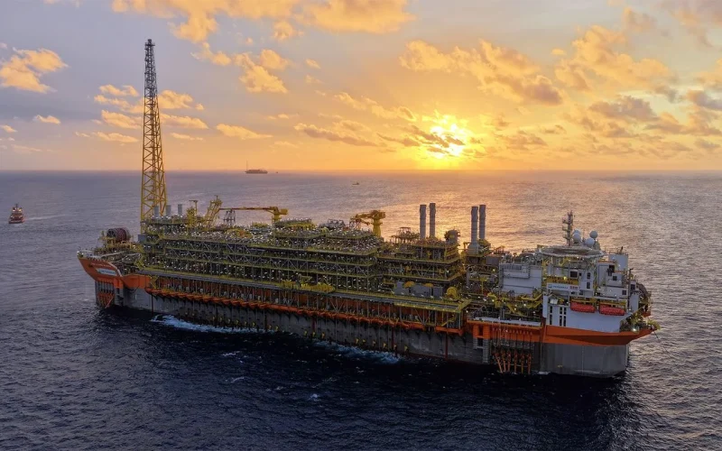 Alexandre de Gusmão: Navio-Plataforma da Petrobras Atinge Pico Histórico de Produção no Pré-Sal, Impulsionando Receitas e Valuation