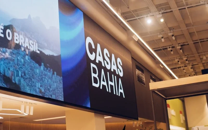 Casas Bahia: Ministro da Fazenda Desmente Crise e Aponta Juros Altos e E-commerce como Vilões do Varejo