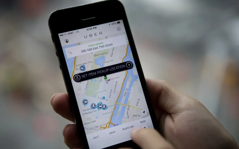 Uber Multada em Quase R$ 5 Bilhões na Europa por Suspensões Automatizadas de Motoristas