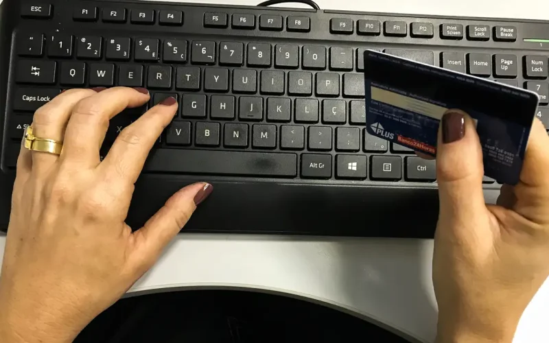 Compras Federais na Era Digital: Governo Revoluciona Licitações com E-commerce e Abre Portas para MEIs