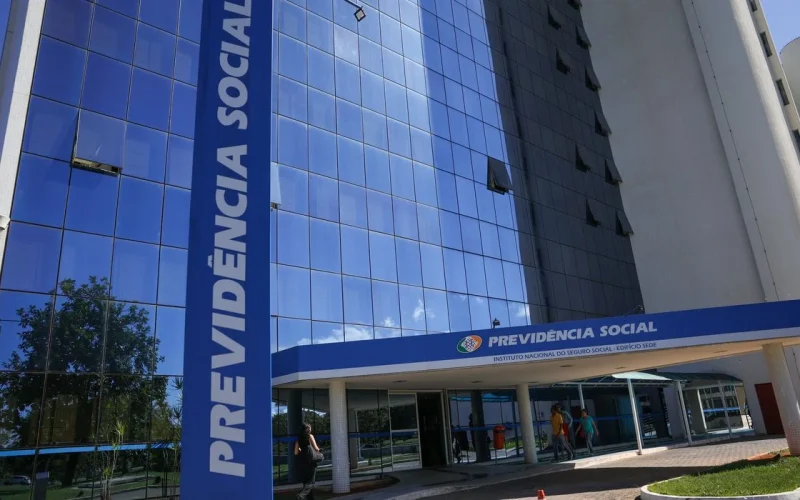 Previdência 2027: Gastos com INSS Reduzidos em R$ 5 Bilhões, Impacto no Orçamento Federal e Futuro