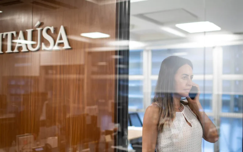 Itaúsa (ITSA4) Subestimada? JPMorgan Revela Potencial Oculto e Eleva Preço-Alvo para R$ 18,50