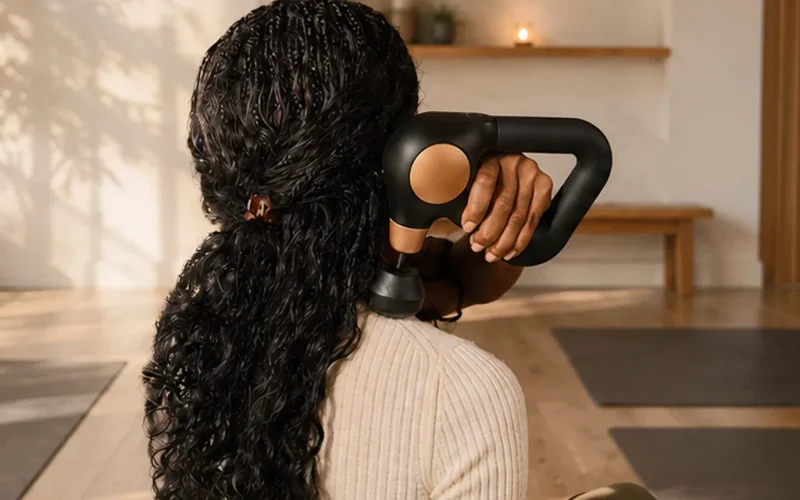 Theragun Sense: Revolucionando a Recuperação Diária e Aliviando Dores com Tecnologia Acessível