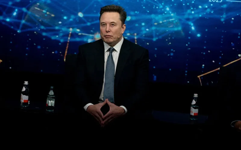 Elon Musk Acelera IA com Turbinas a Gás, Mas Enfrenta Crise de Poluição e Ações Legais