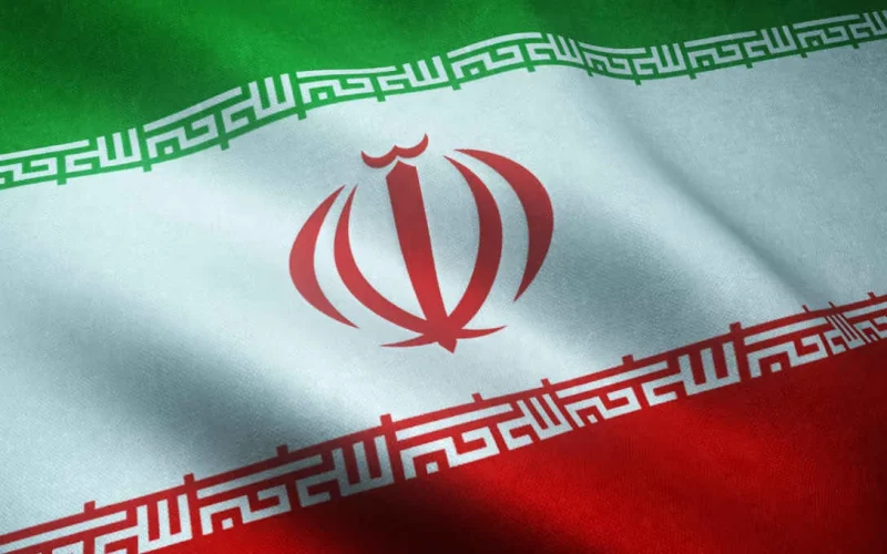 Líder Supremo do Irã: Quem sucede Khamenei? O sistema teocrático em xeque após ataques e a escolha popular em debate