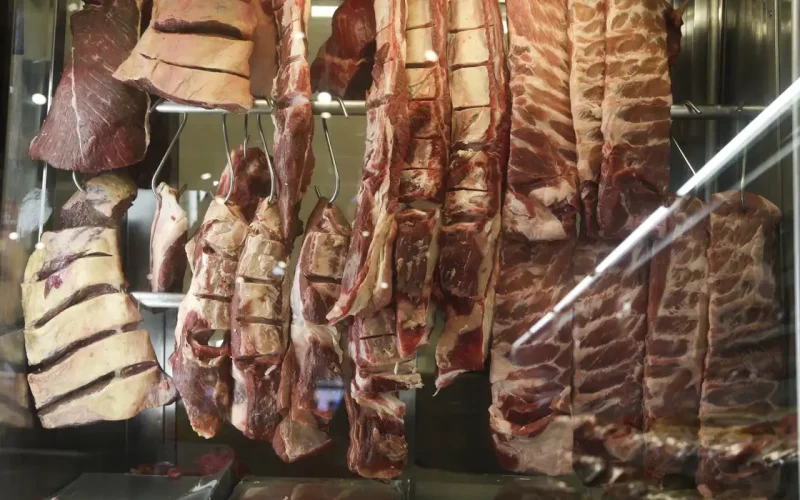 Cota Chinesa Afeta Exportação de Carne Bovina Brasileira: Entenda o Impacto e o Cenário para 2026