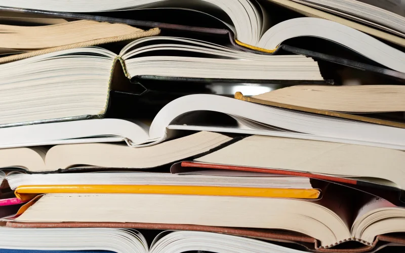 Autores em Alerta: Disputa por Pagamentos do Acordo da Anthropic Revela Falhas na Gestão de Direitos Autorais e Agências