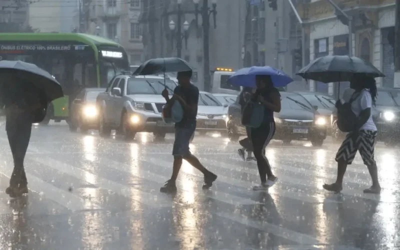 Massa de Ar Frio, Geada e Chuvas: Impactos na Agricultura e Economia do Brasil em 8 de Maio