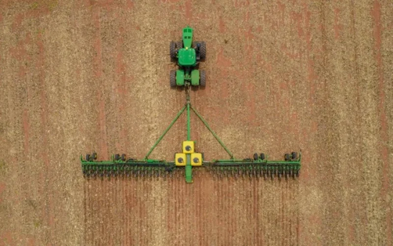 Plantio de Soja em MT Começa Sob Chuva Irregular: Cautela é a Palavra de Ordem para Agricultores e Investidores