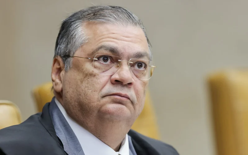Dino Desencadeia Investigação de Desvio de Emendas em SP: Filme "Dark Horse", PCC e Mário Frias em Foco