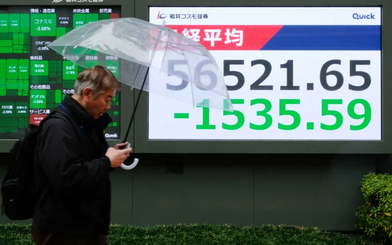 Ações Japonesas Rugem de Volta: Nikkei 225 e Topix Sobem 1,9% Após Ataque ao Irã, Impulsionados por Dados Americanos Fortes